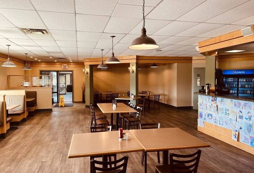 هتل Bcminns  Lloydminster