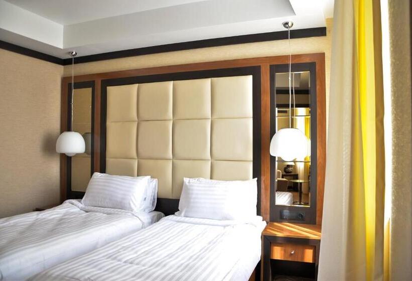 فندق Cartoon Razgrad