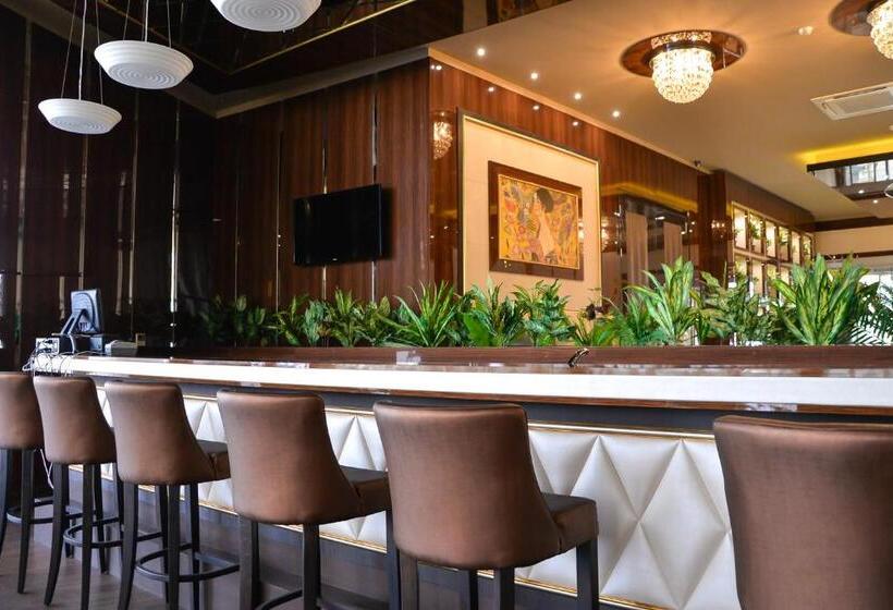 فندق Cartoon Razgrad