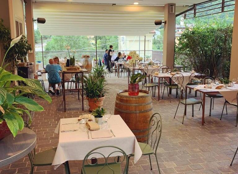 בית מלון כפרי Contra  Contarini