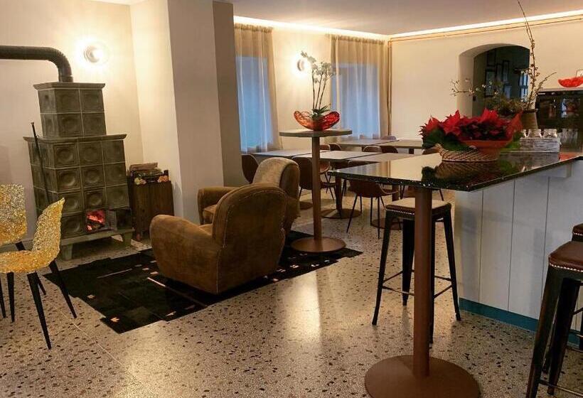 בית מלון כפרי Contra  Contarini