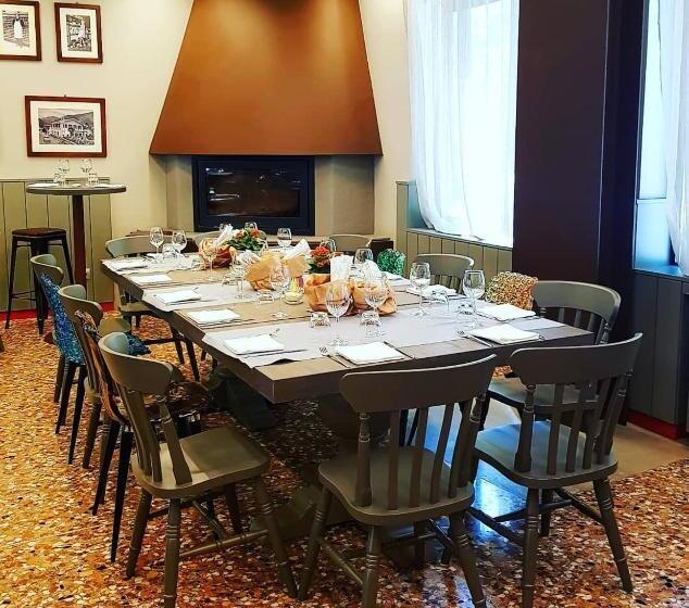 בית מלון כפרי Contra  Contarini