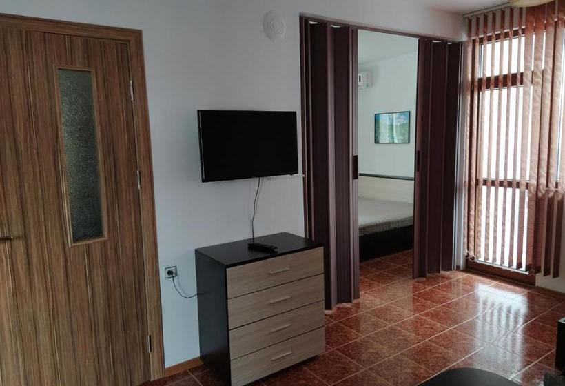 בית מלון כפרי Coral Family