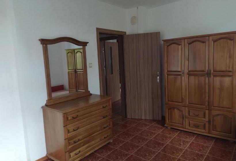 בית מלון כפרי Coral Family