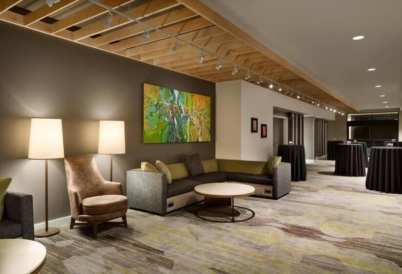 فندق Dene & Conference Centre