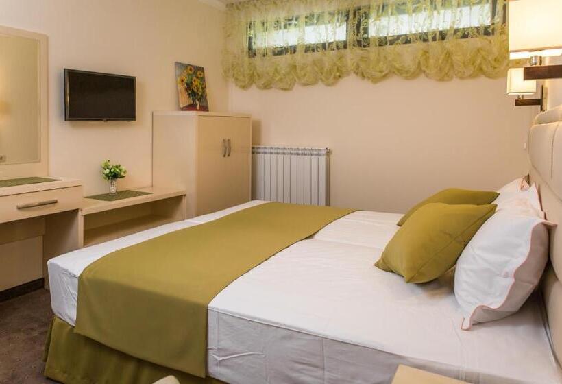 ホテル Emmar Zlatograd