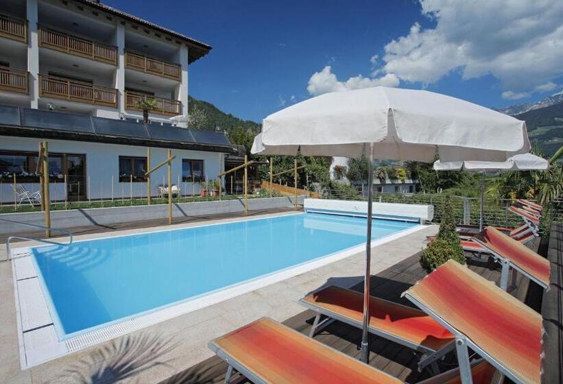 ホテル Garni Paler