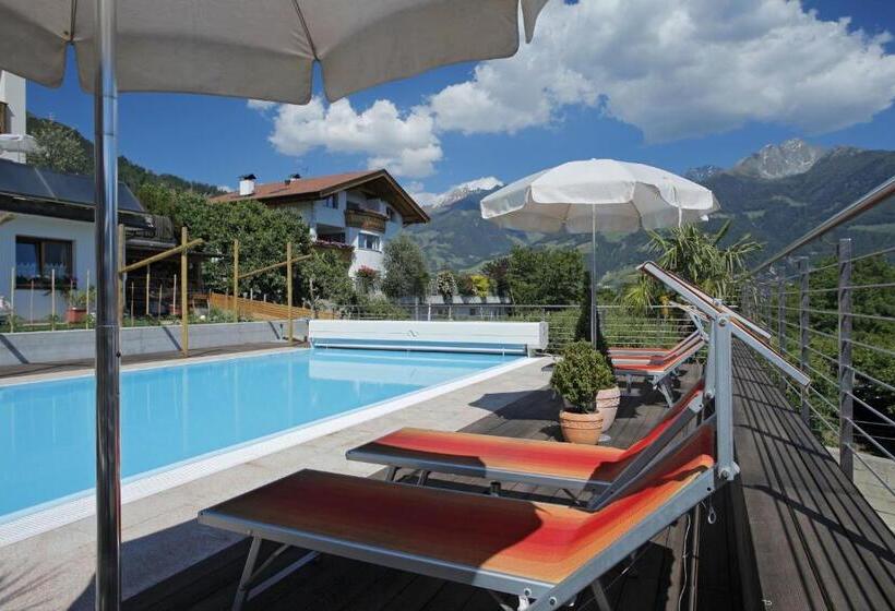 ホテル Garni Paler