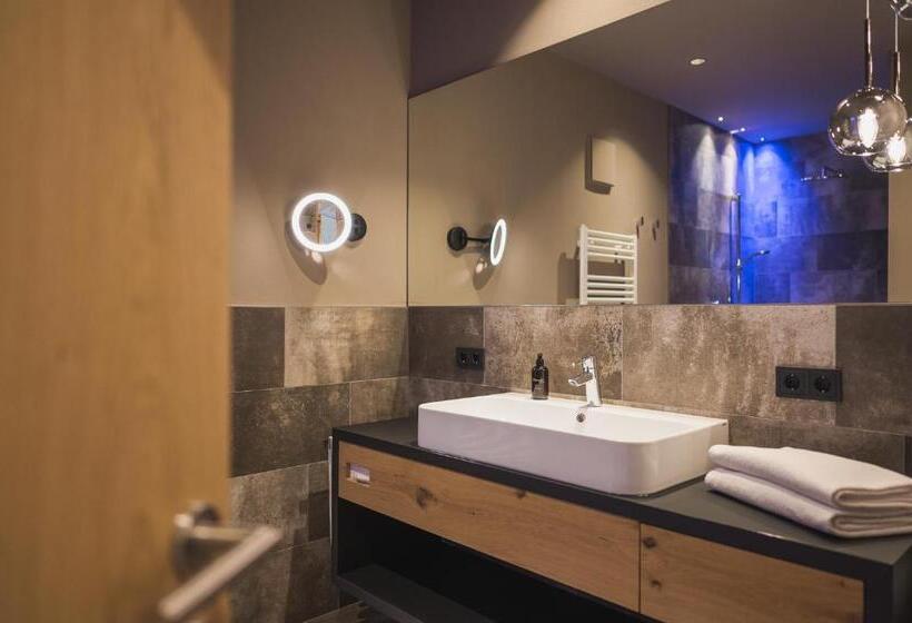 Отель Landsitz Stroblhof