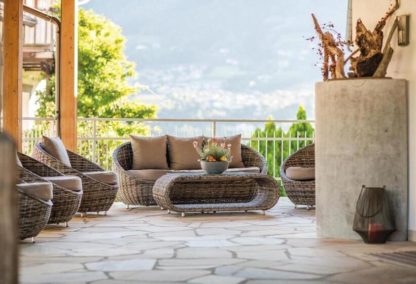 Отель Landsitz Stroblhof