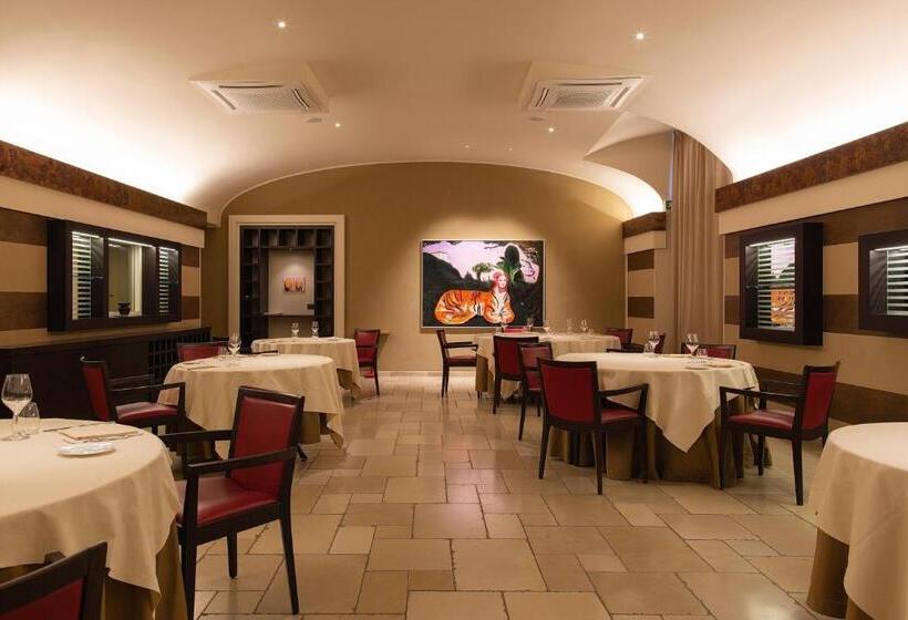 هتل Magione Papale Relais