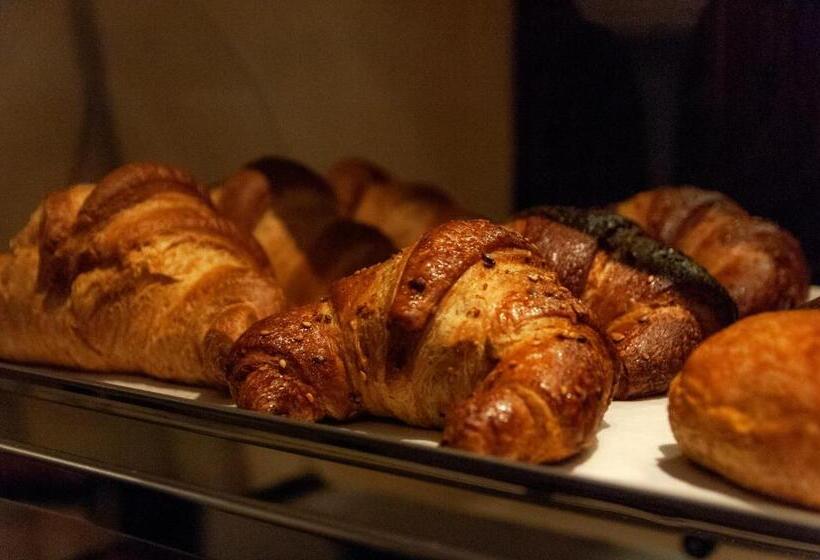 هتل Magione Papale Relais