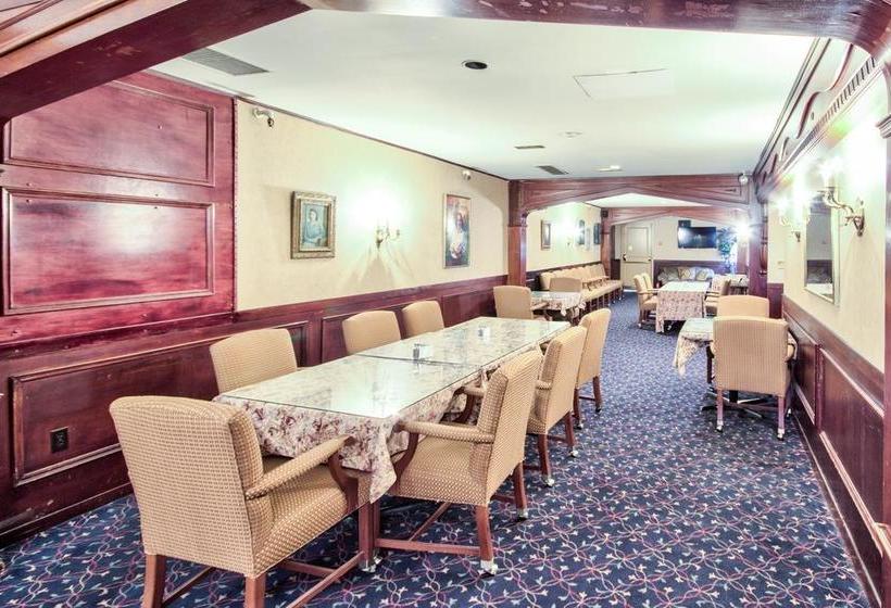 ホテル Queen S Inn At Stratford