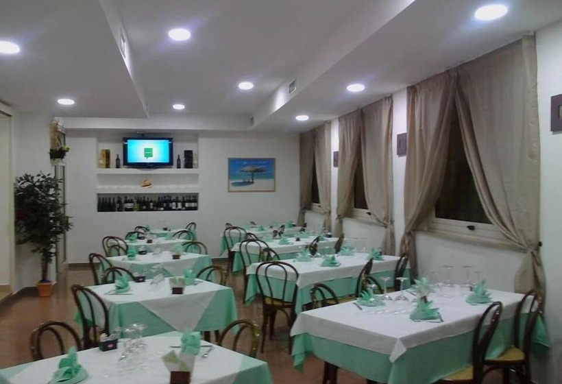 Отель Ristorante Chiar Di Luna