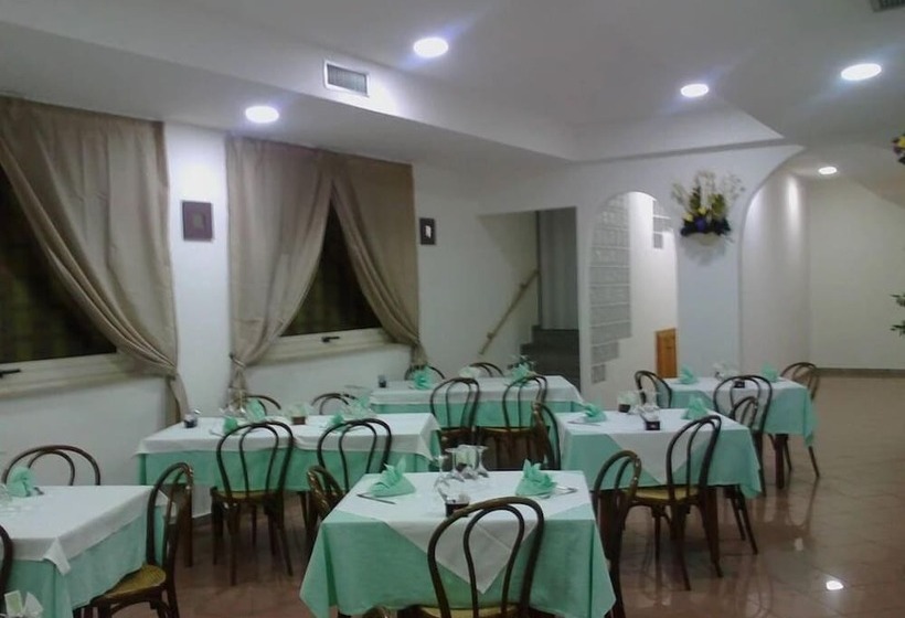 Отель Ristorante Chiar Di Luna