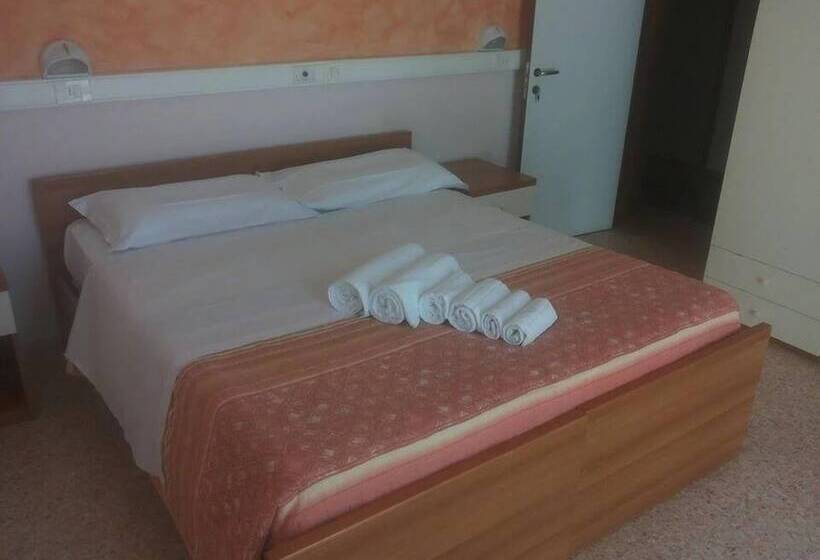 Отель Ristorante Chiar Di Luna