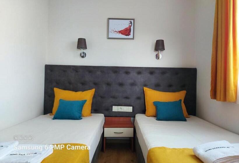 호텔 Sharkov Family