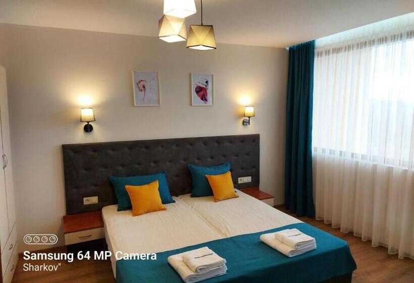 호텔 Sharkov Family