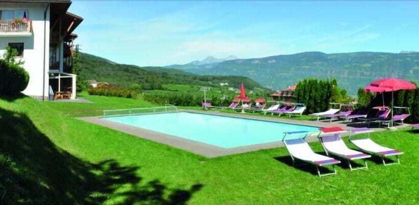 בית מלון כפרי Steinegger