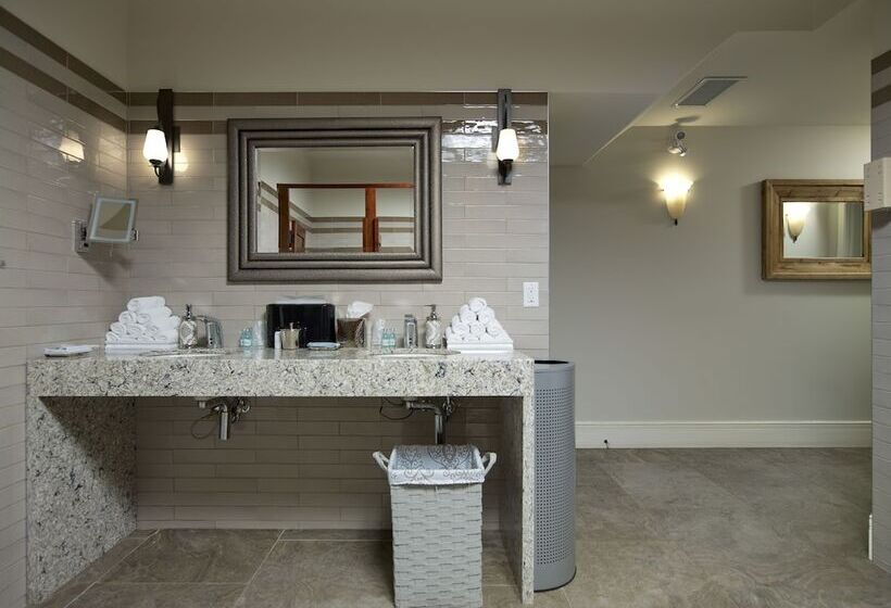 בית מלון כפרי The Barracks Inn