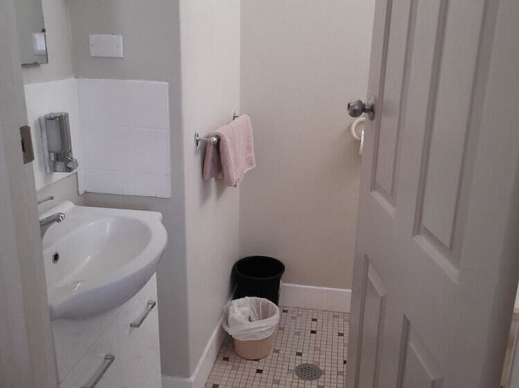 מוטל Aromet Motor Inn