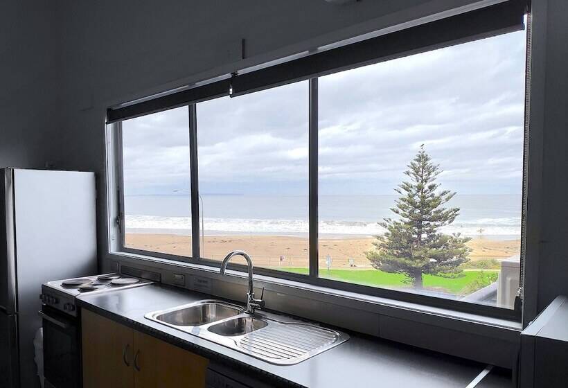 מוטל Beachhouse Mollymook