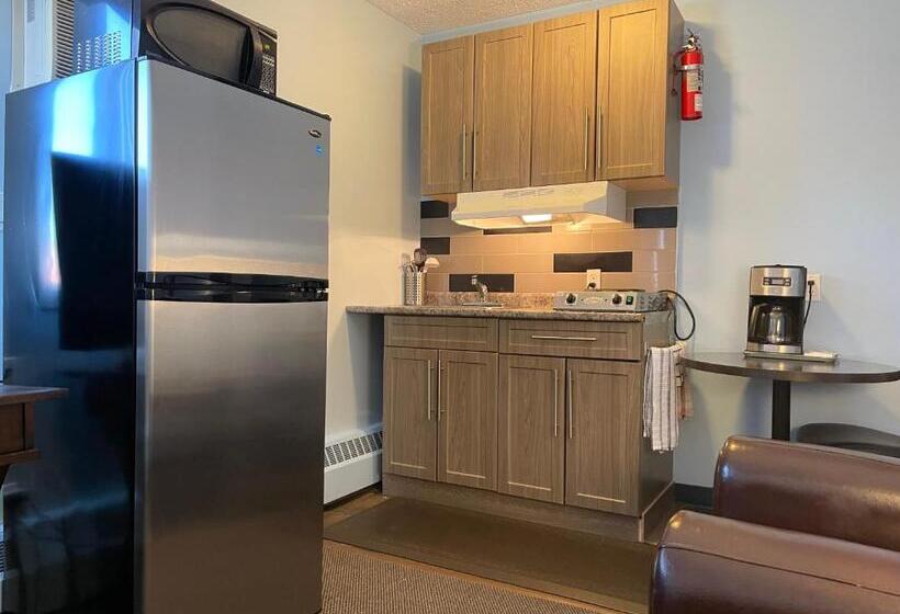 فندق على الطريق Dockside Inn