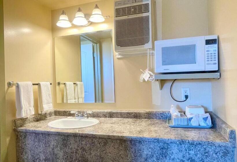 فندق على الطريق Dockside Inn