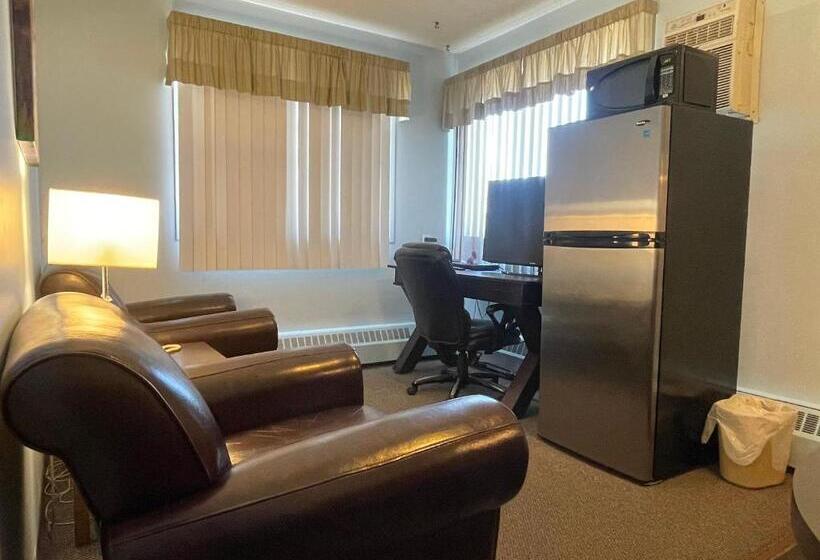 فندق على الطريق Dockside Inn