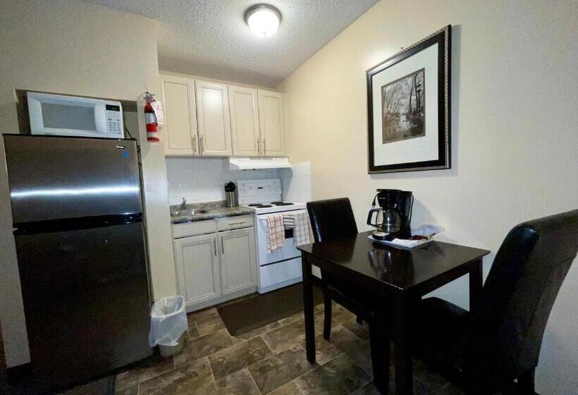 فندق على الطريق Dockside Inn