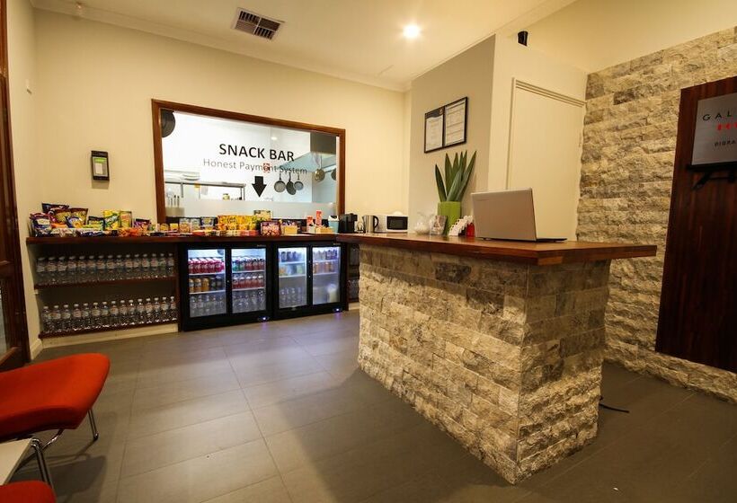 فندق على الطريق Gallery