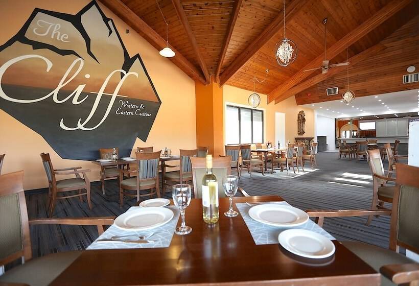 מוטל Medicine Hat Inn & Suites