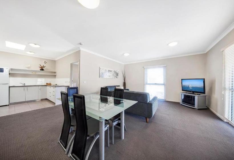 فندق على الطريق Moonlight Bay Apartments