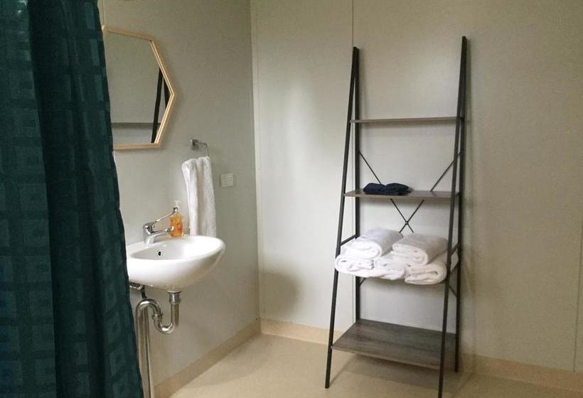 Мотель Under The Mount