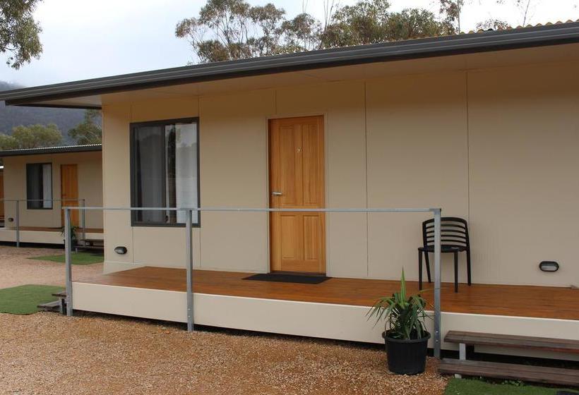 Мотель Under The Mount