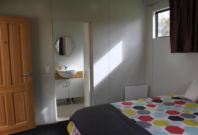 Мотель Under The Mount