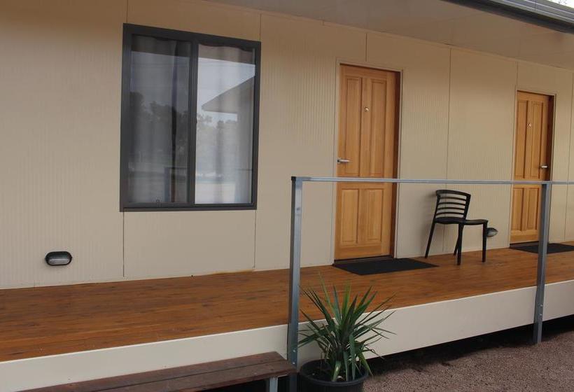 Мотель Under The Mount