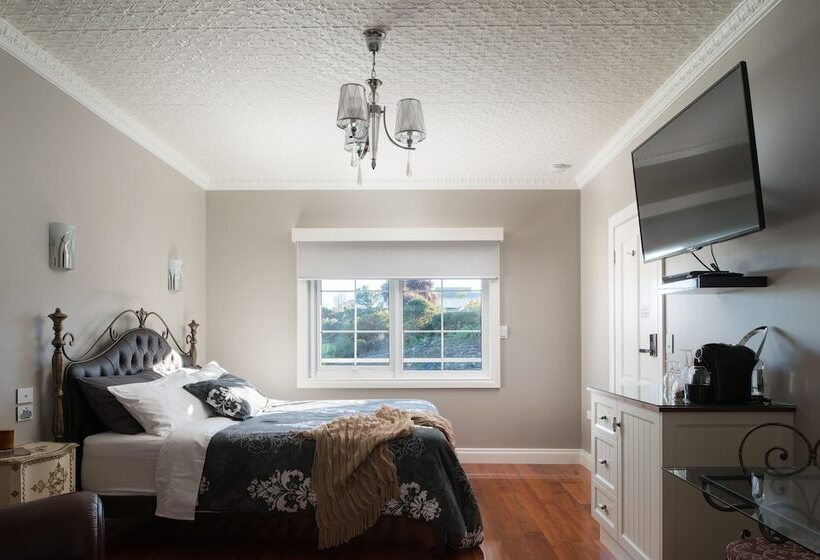 Noah's Stanley Luxury Bed And Breakfast