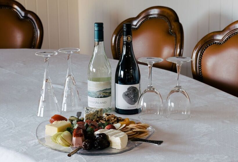 Noah's Stanley Luxury Bed And Breakfast