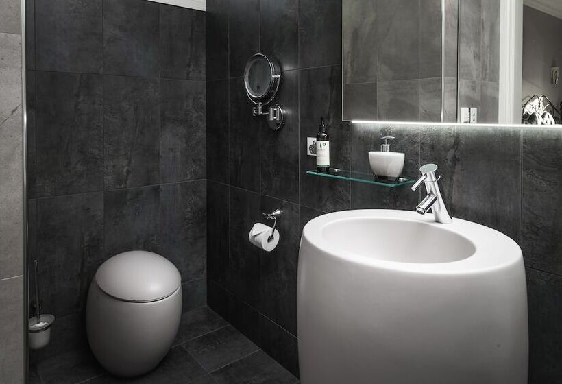 Noah's Stanley Luxury Bed And Breakfast