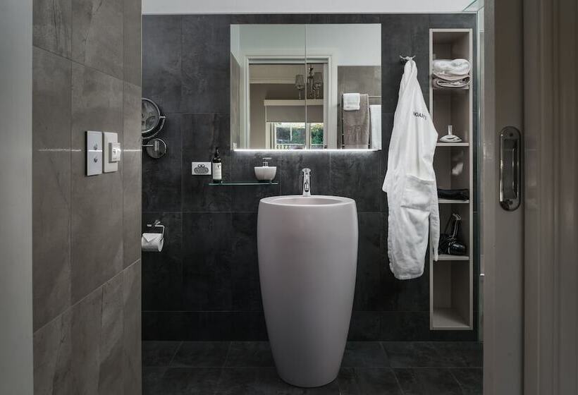 Noah's Stanley Luxury Bed And Breakfast