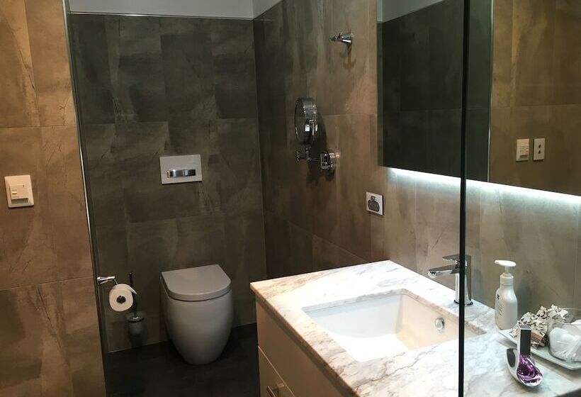 Noah's Stanley Luxury Bed And Breakfast