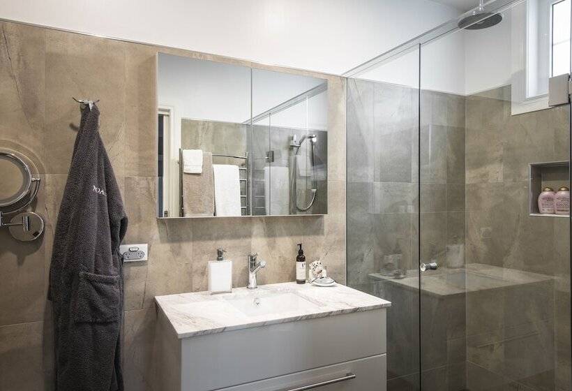 Noah's Stanley Luxury Bed And Breakfast