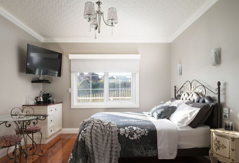 Noah's Stanley Luxury Bed And Breakfast