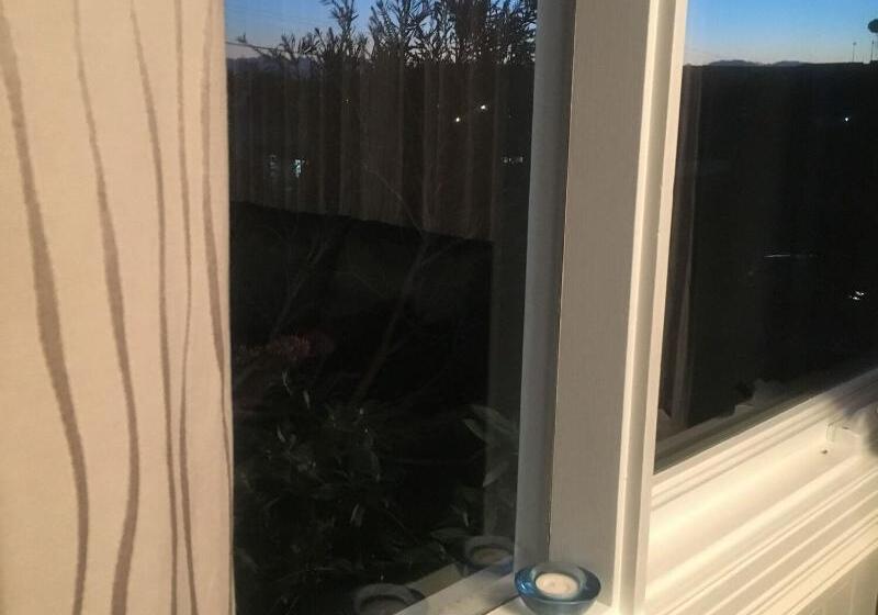 Noah's Stanley Luxury Bed And Breakfast