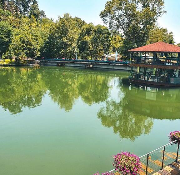 리조트 Waterside Houses