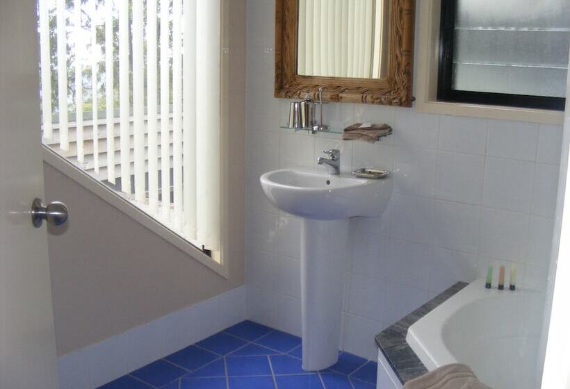 Tambaridge Bed & Breakfast