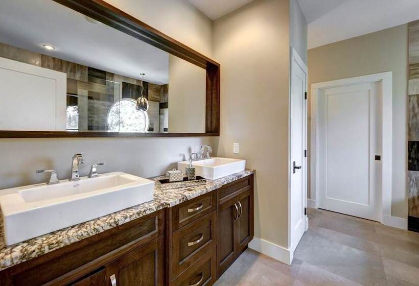 Teehouse Bed And Breakfast