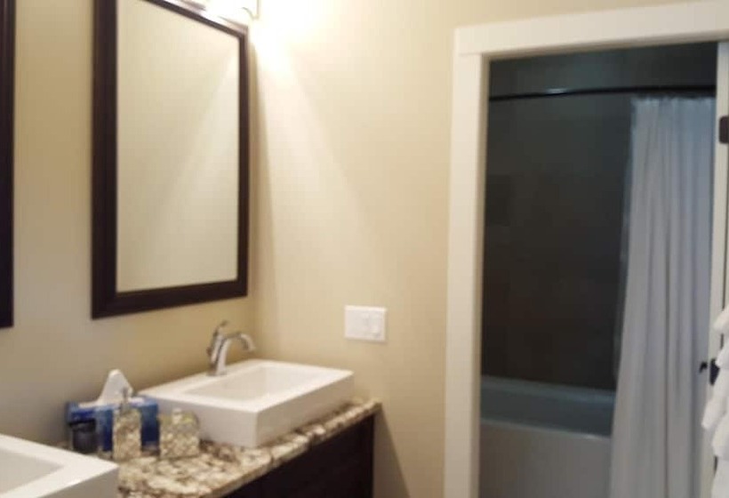 Teehouse Bed And Breakfast