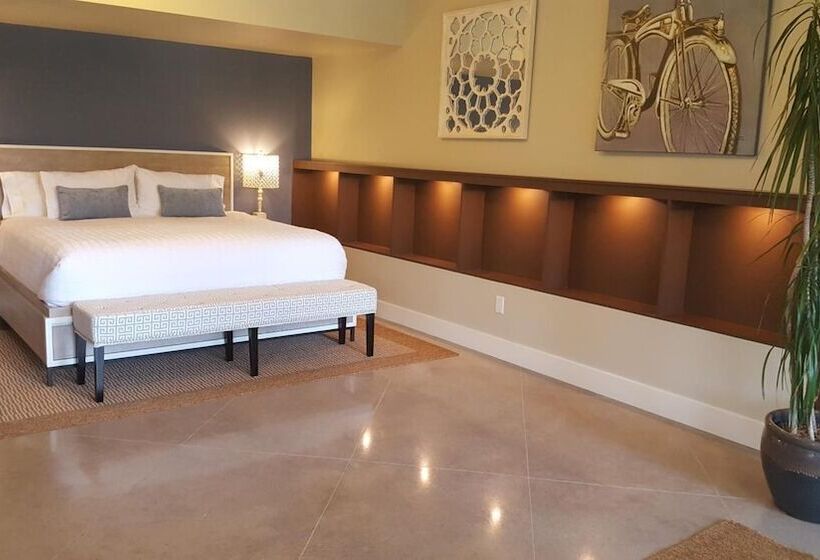 Teehouse Bed And Breakfast